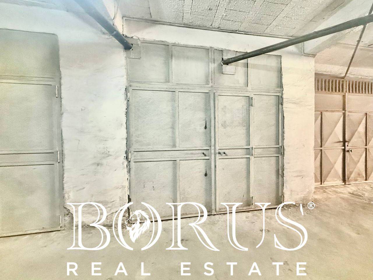 Box o garage in vendita a Aversa