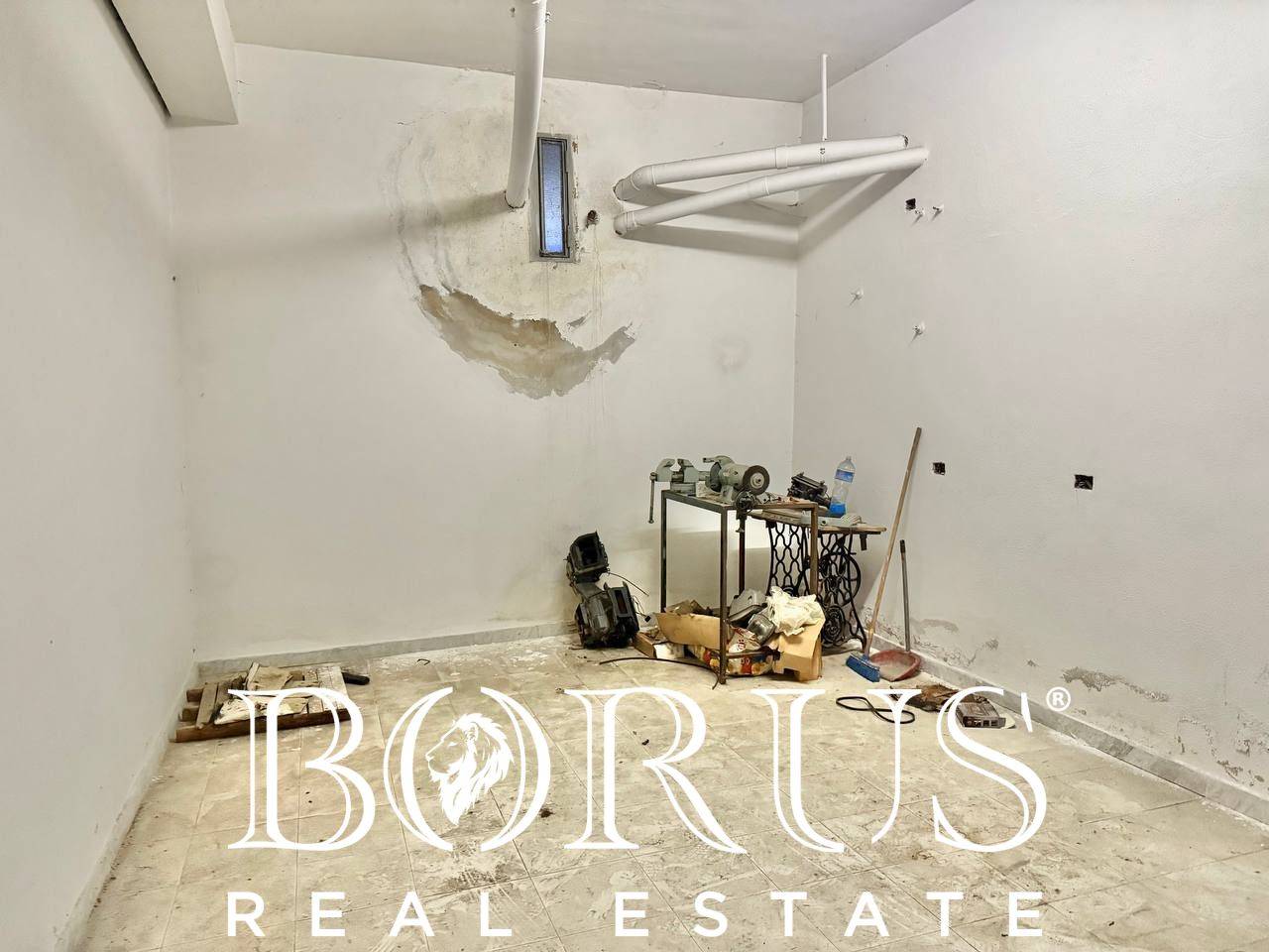 Box o garage in vendita a Aversa