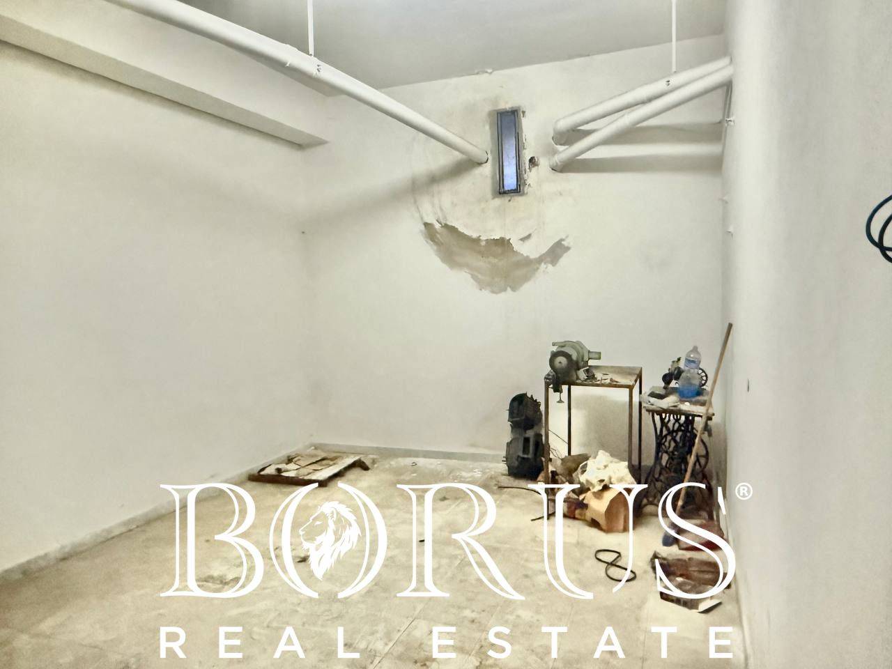 Box o garage in vendita a Aversa