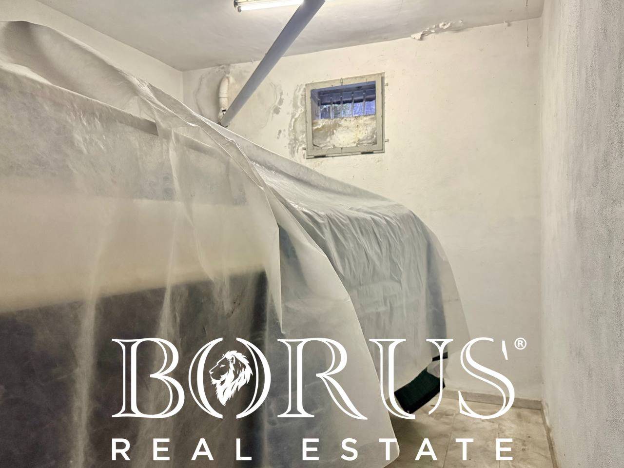 Box o garage in vendita a Aversa