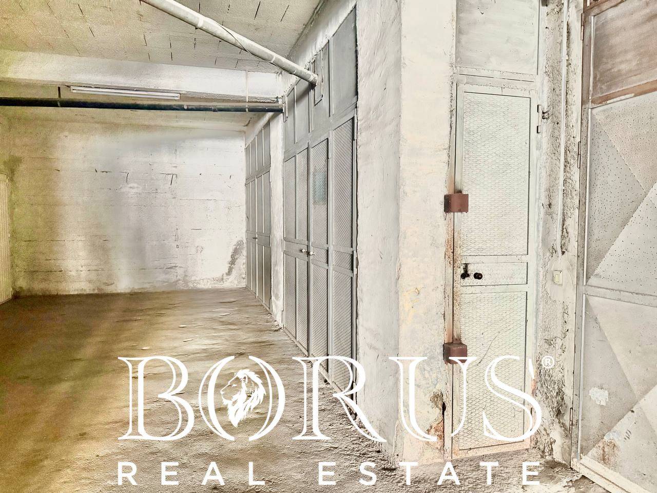 Box o garage in vendita a Aversa