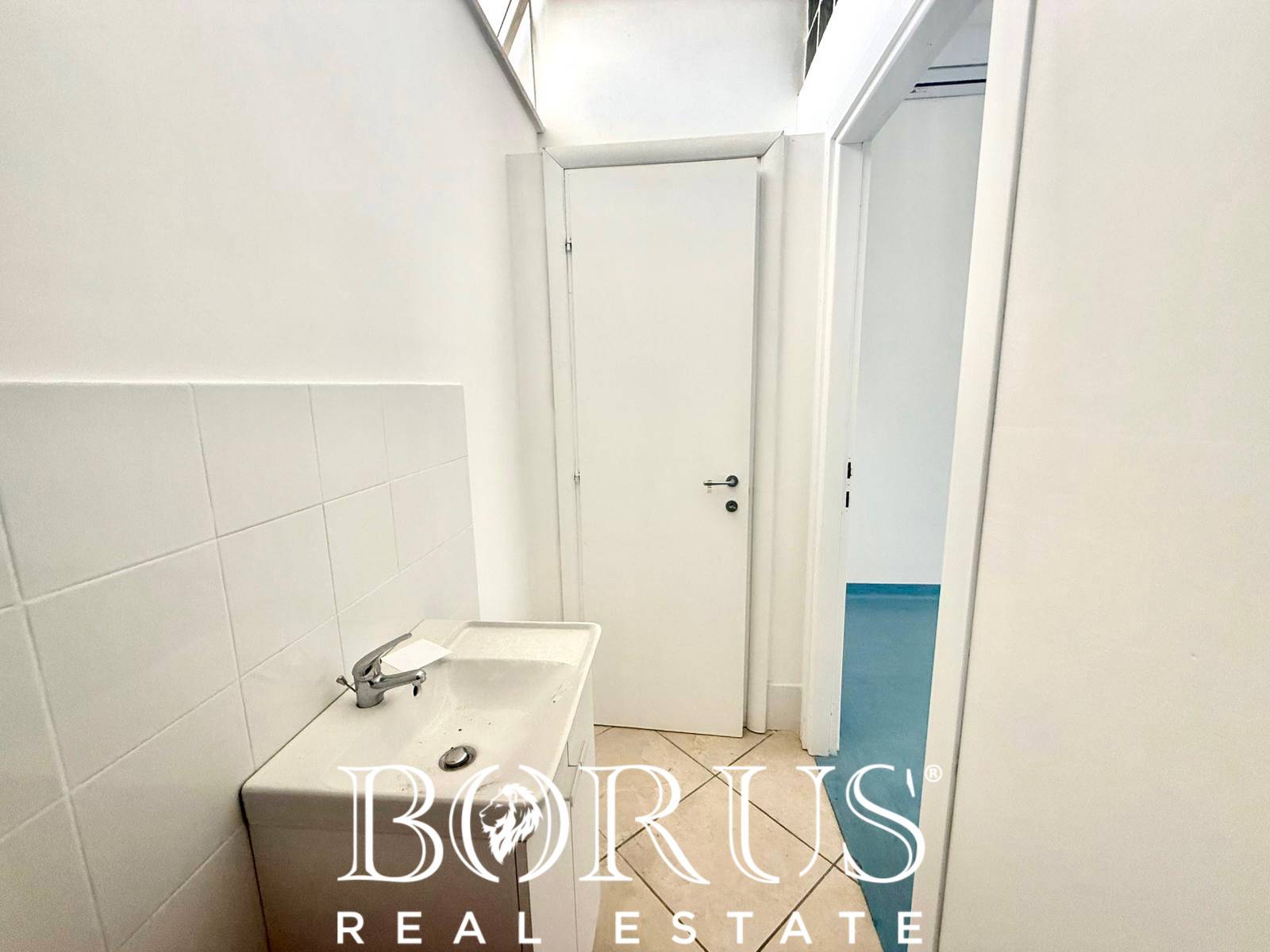 Locale commerciale in affitto a Lusciano