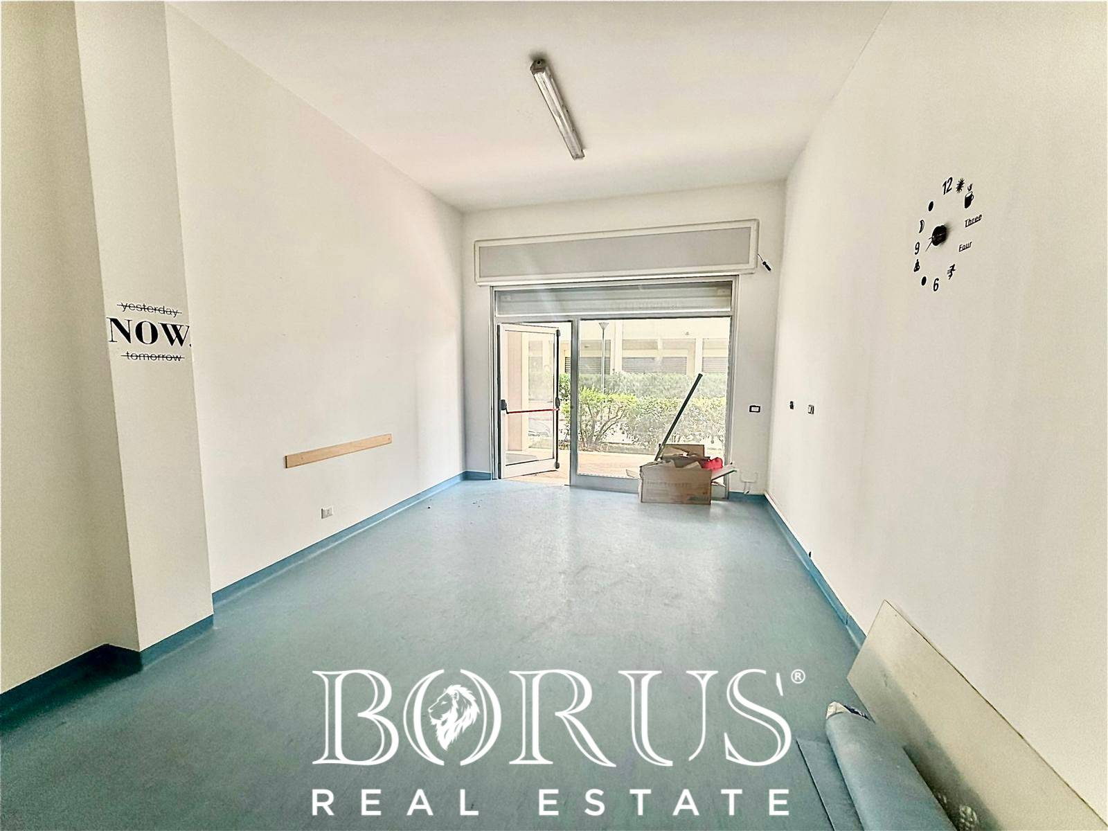 Locale commerciale in affitto a Lusciano