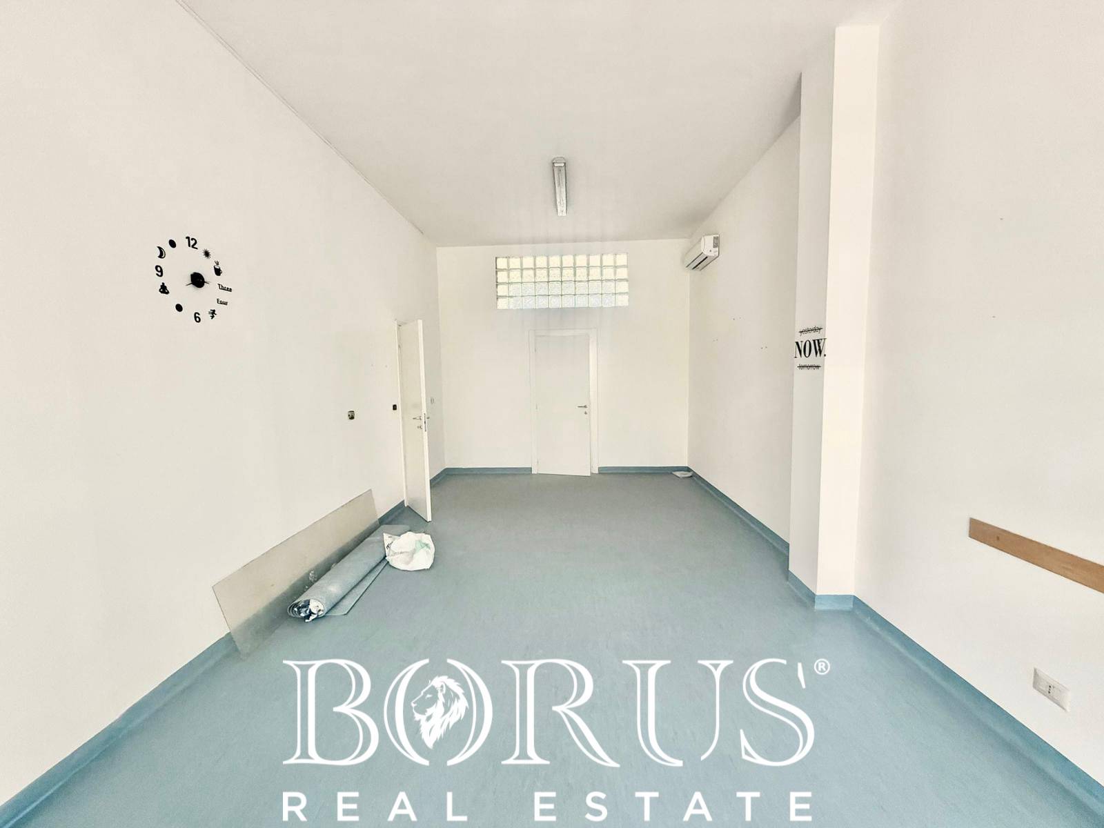 Locale commerciale in affitto a Lusciano