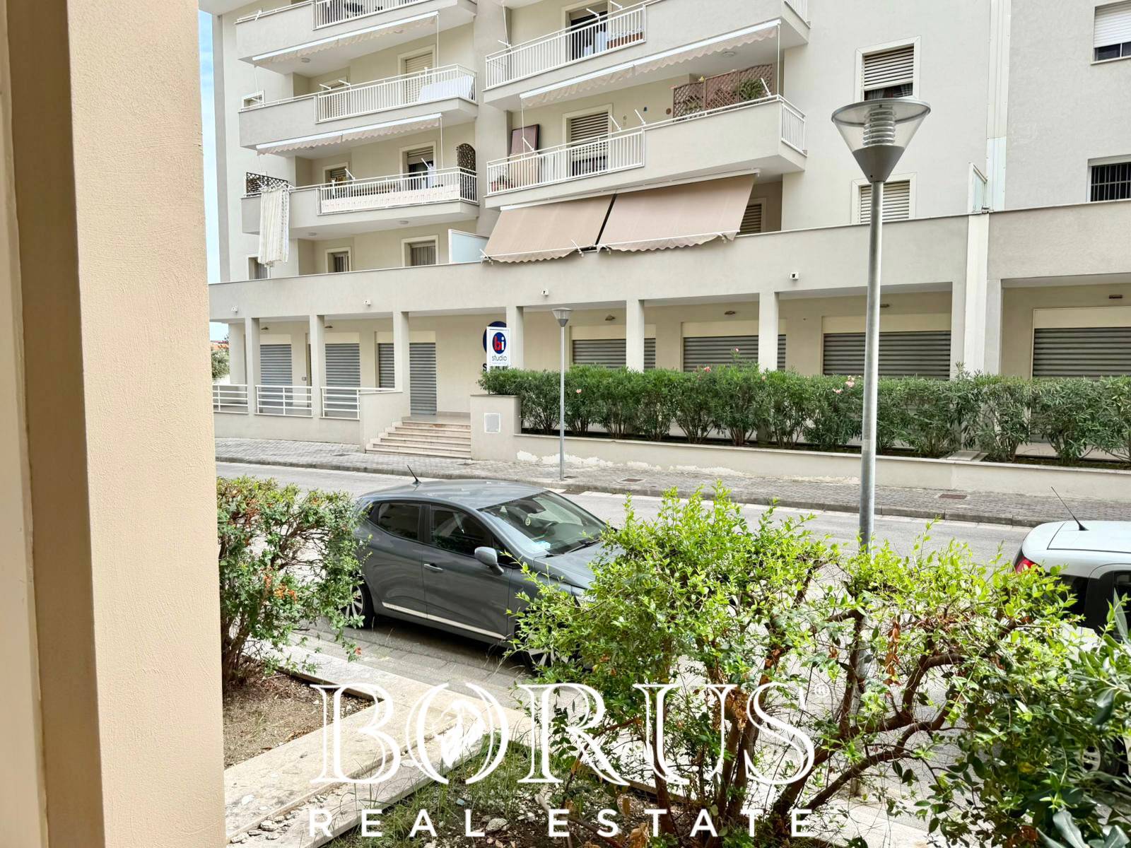 Locale commerciale in affitto a Lusciano