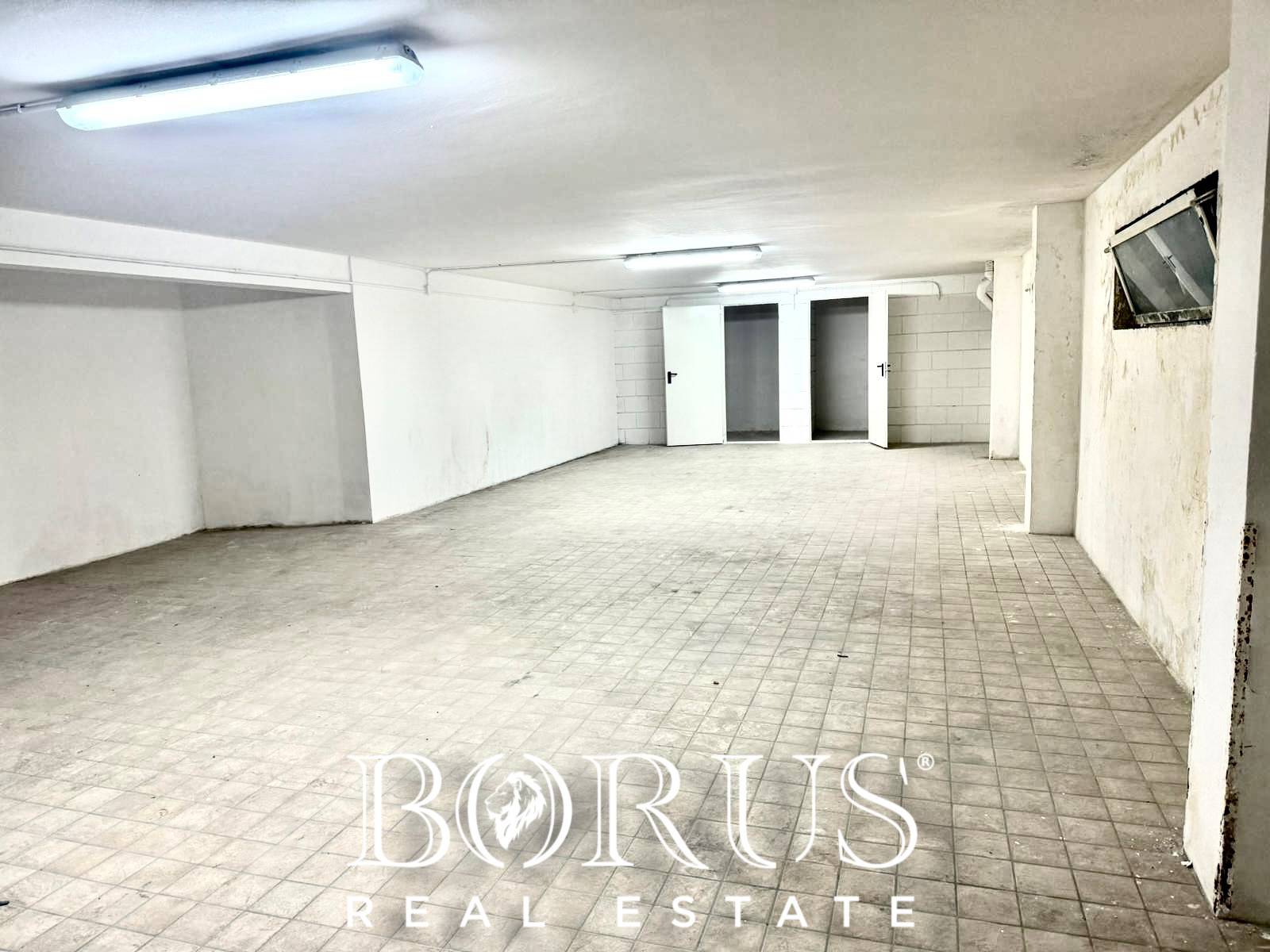 Box o garage in vendita a Caserta