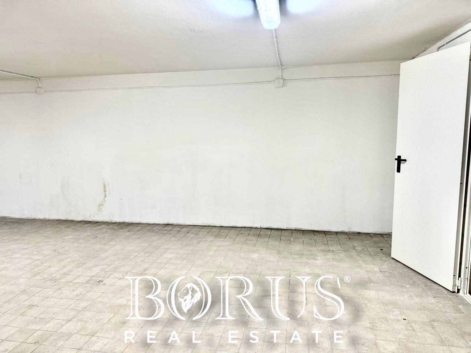 Box o garage in vendita a Caserta