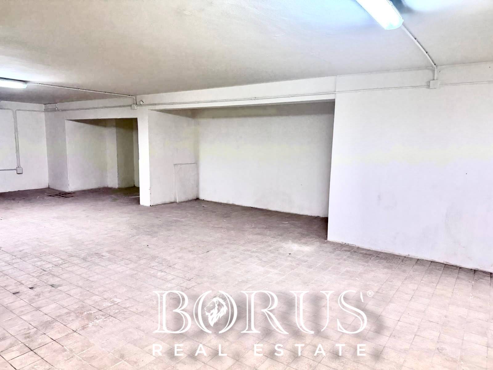 Box o garage in vendita a Caserta