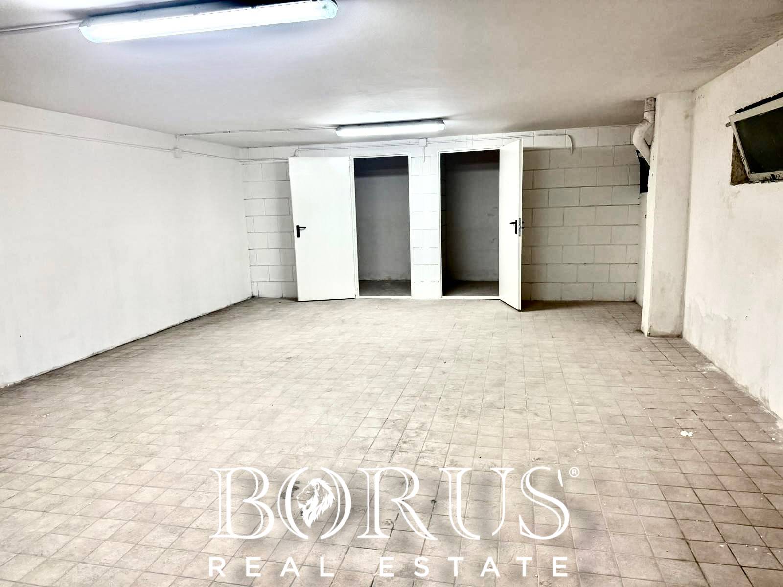 Box o garage in vendita a Caserta