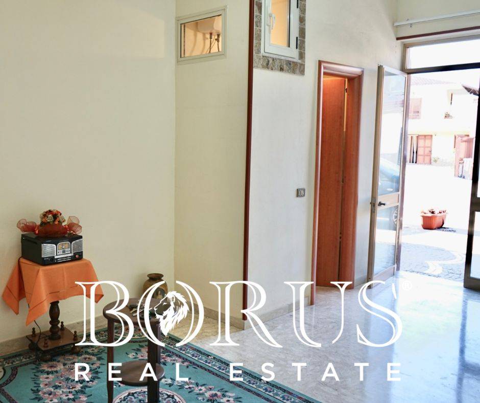 Locale commerciale in affitto a Villa Literno