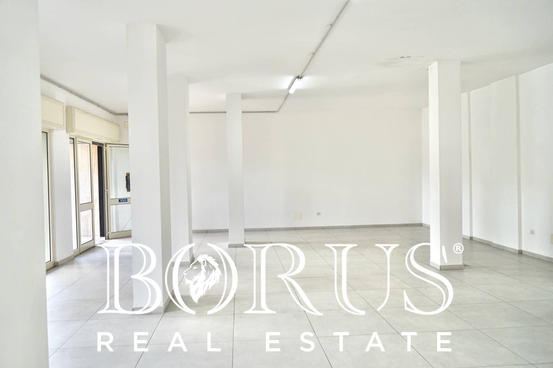 Locale commerciale in affitto a Arzano