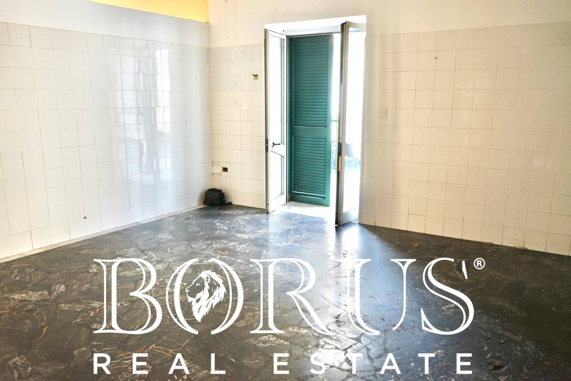 Locale commerciale in affitto a Gricignano di Aversa