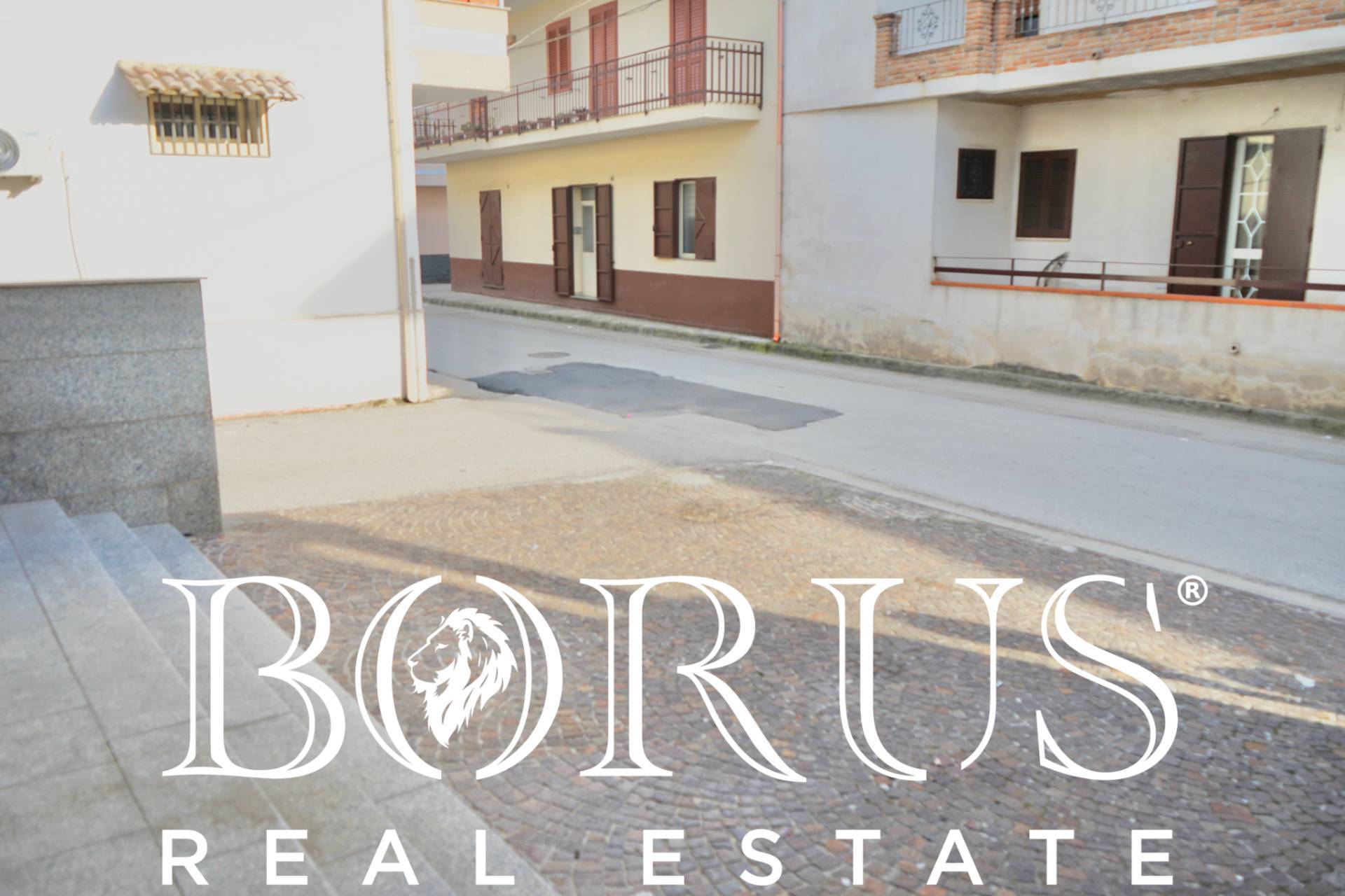 Locale commerciale in affitto a Casal di Principe