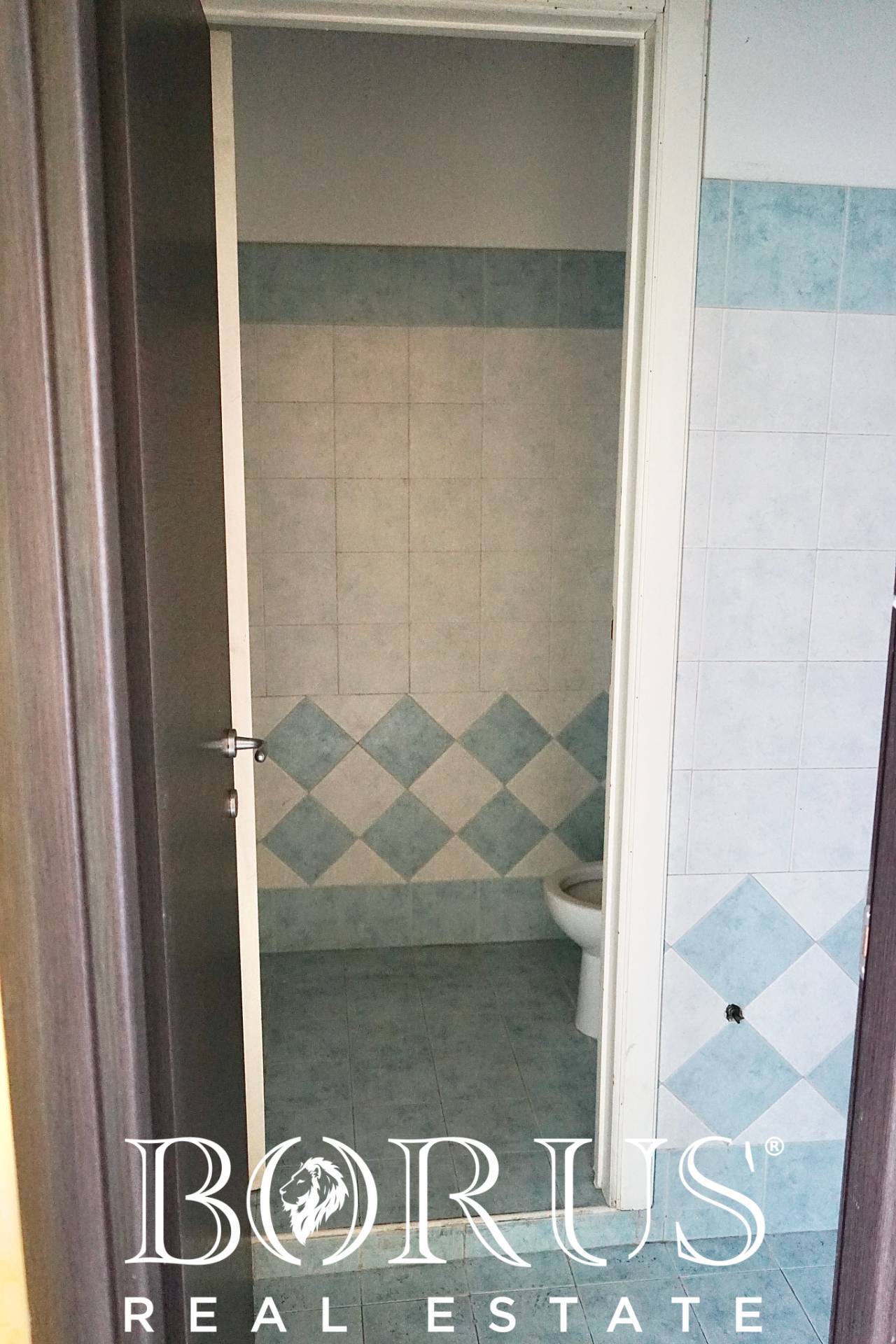 Locale commerciale in affitto a Lusciano