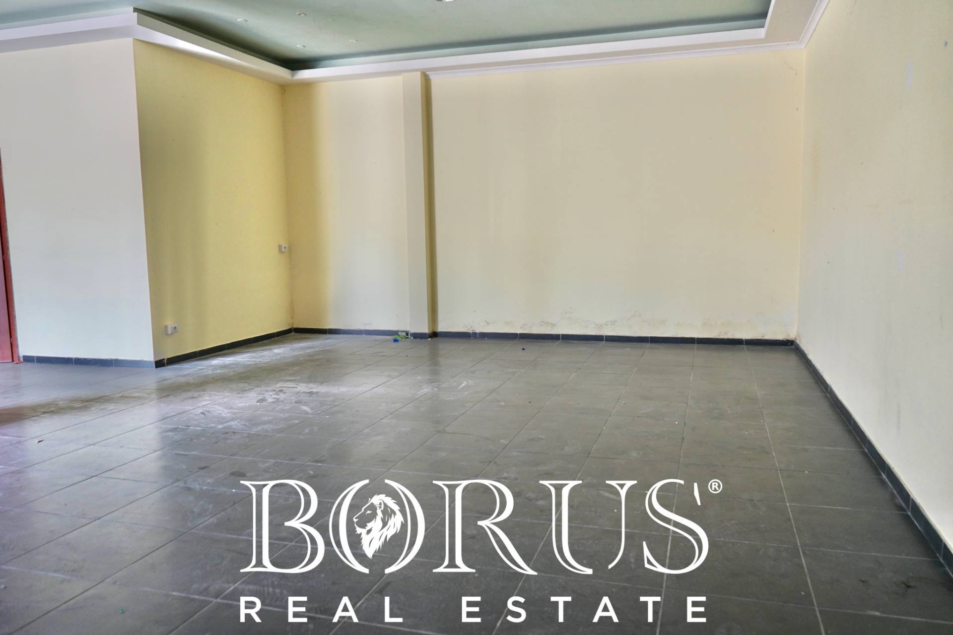 Locale commerciale in affitto a Cesa