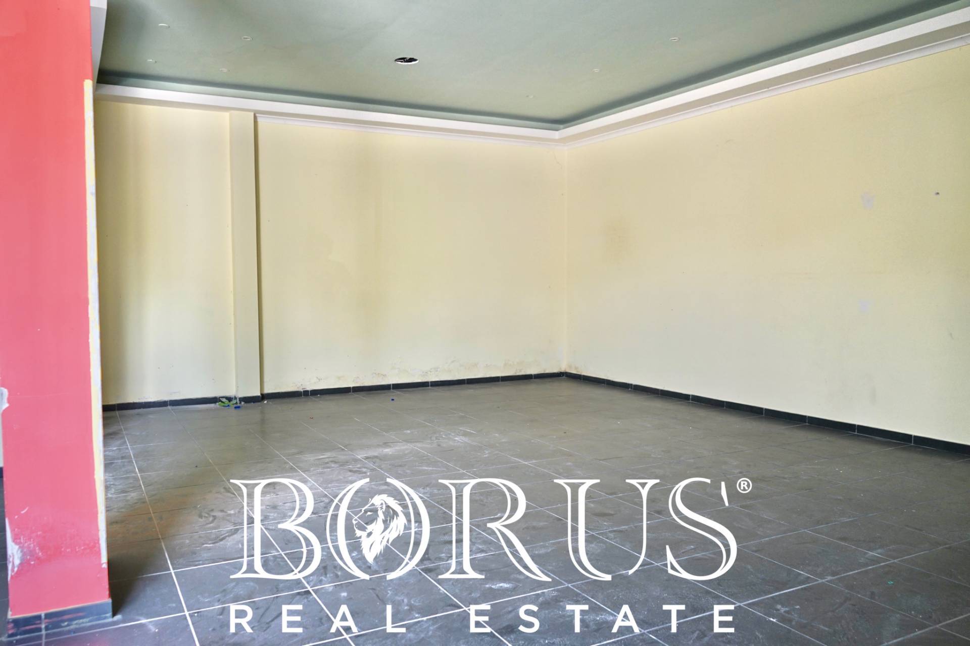 Locale commerciale in affitto a Cesa