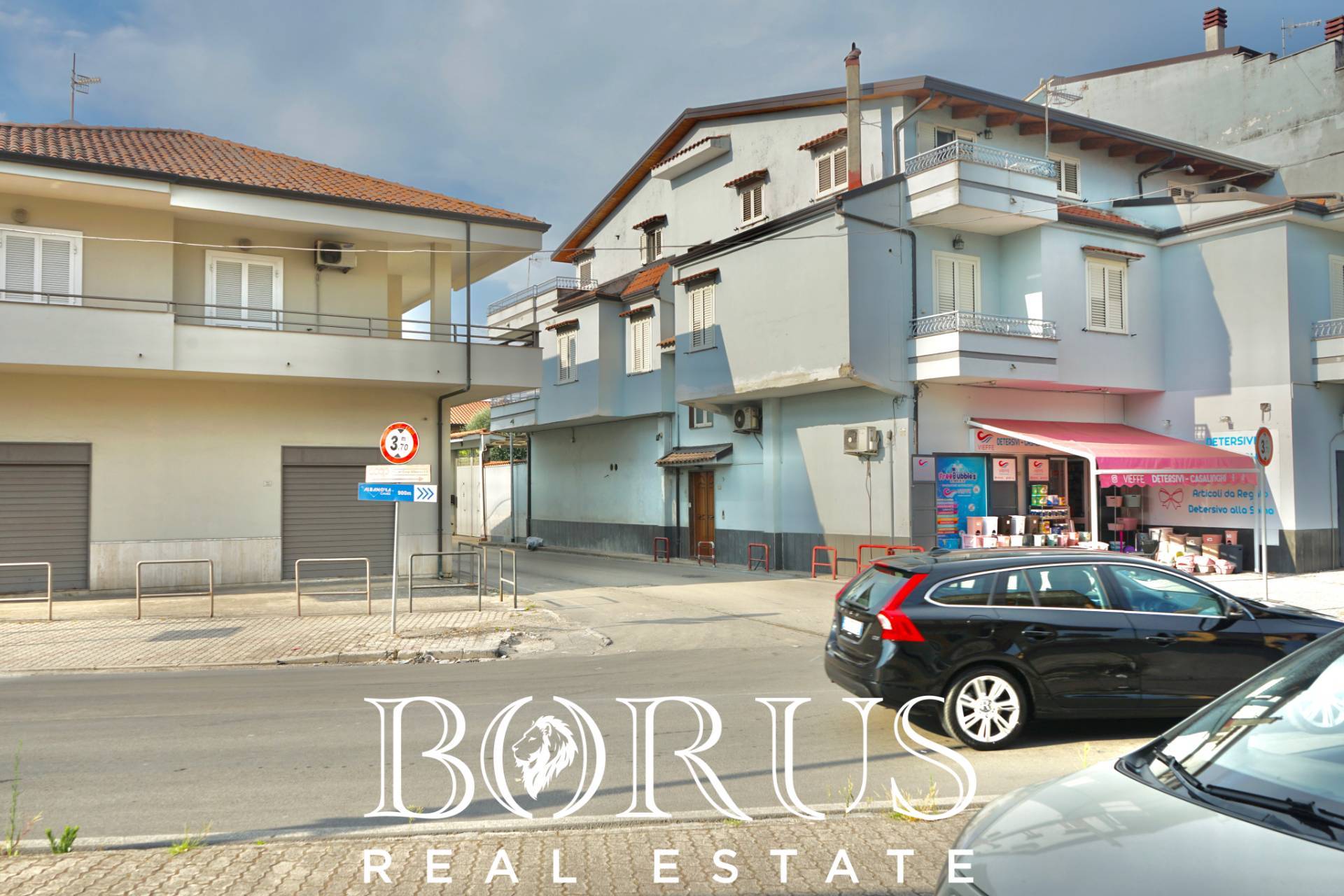 Locale commerciale in affitto a Villa di Briano