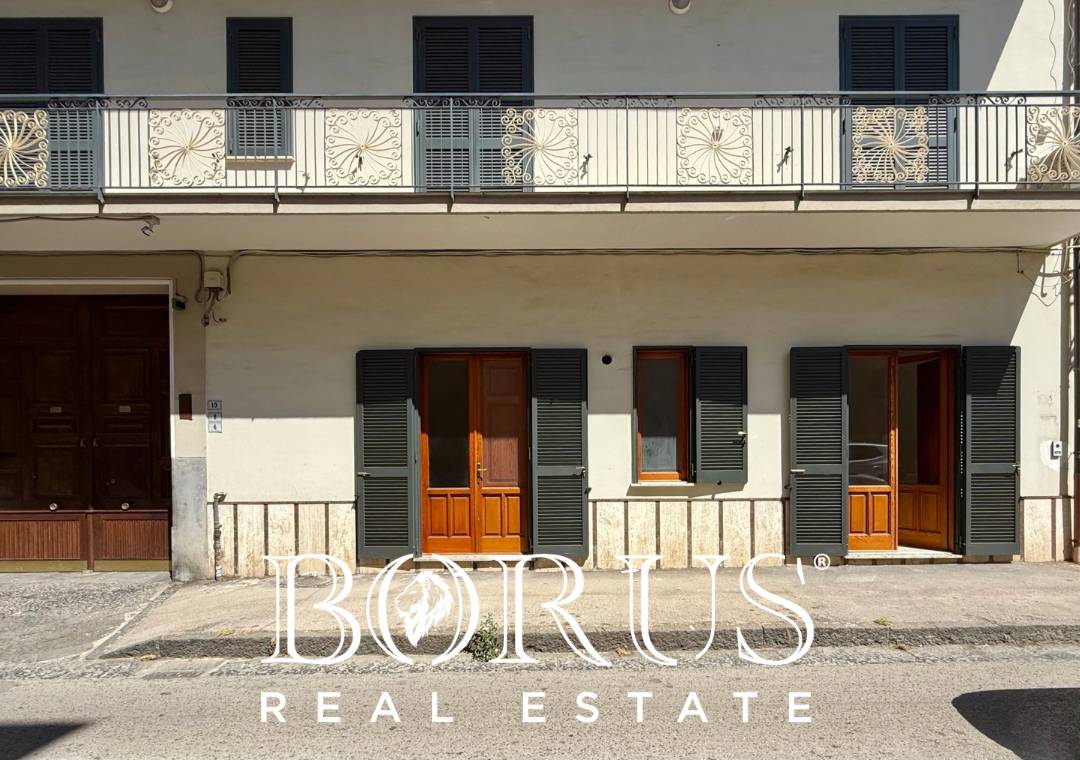 Locale commerciale in affitto a Frattamaggiore