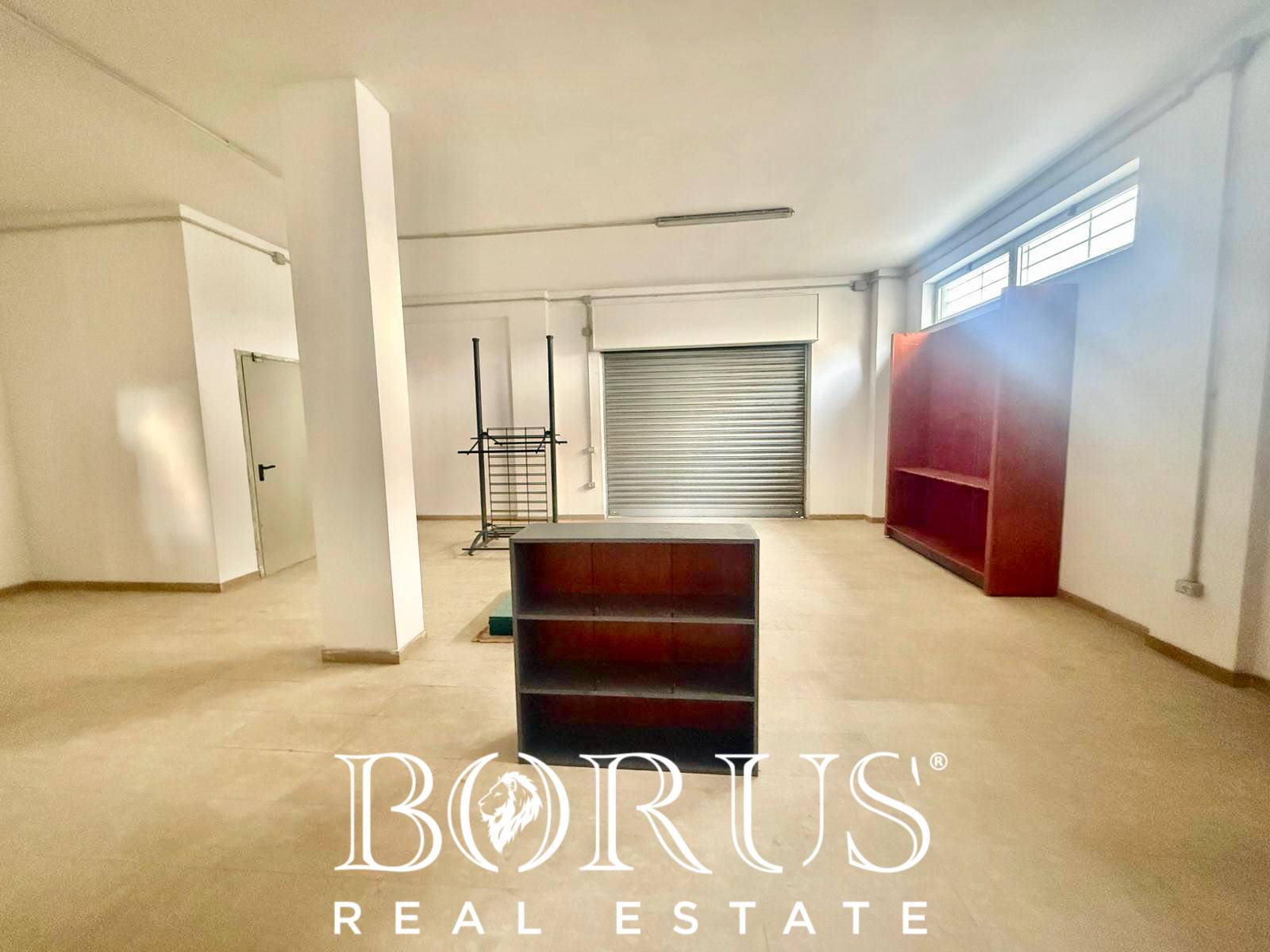 Locale commerciale in affitto a Casal di Principe