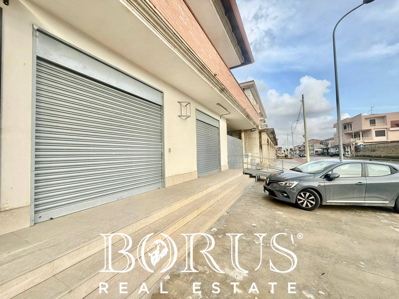 Locale commerciale in affitto a Casal di Principe