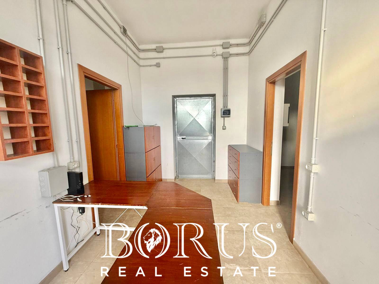 Locale commerciale in affitto a Casal di Principe