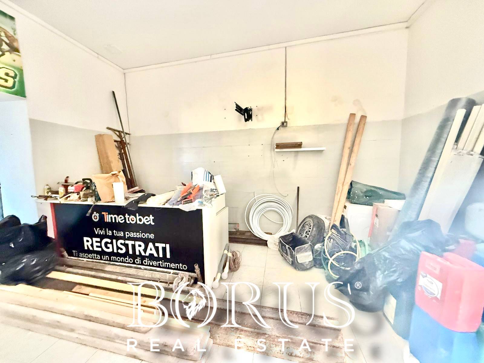 Locale commerciale in vendita a Casaluce