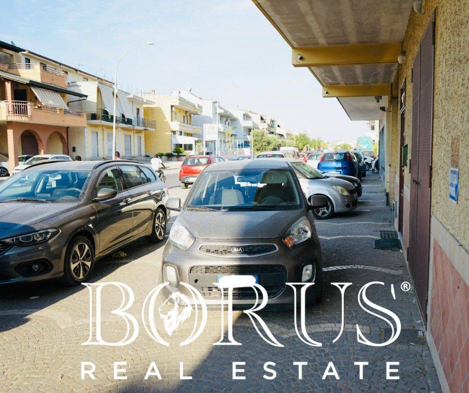 Locale commerciale in affitto a Villa Literno