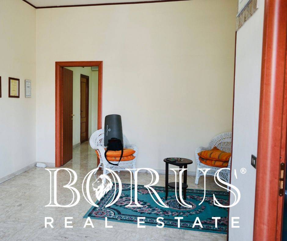 Locale commerciale in affitto a Villa Literno