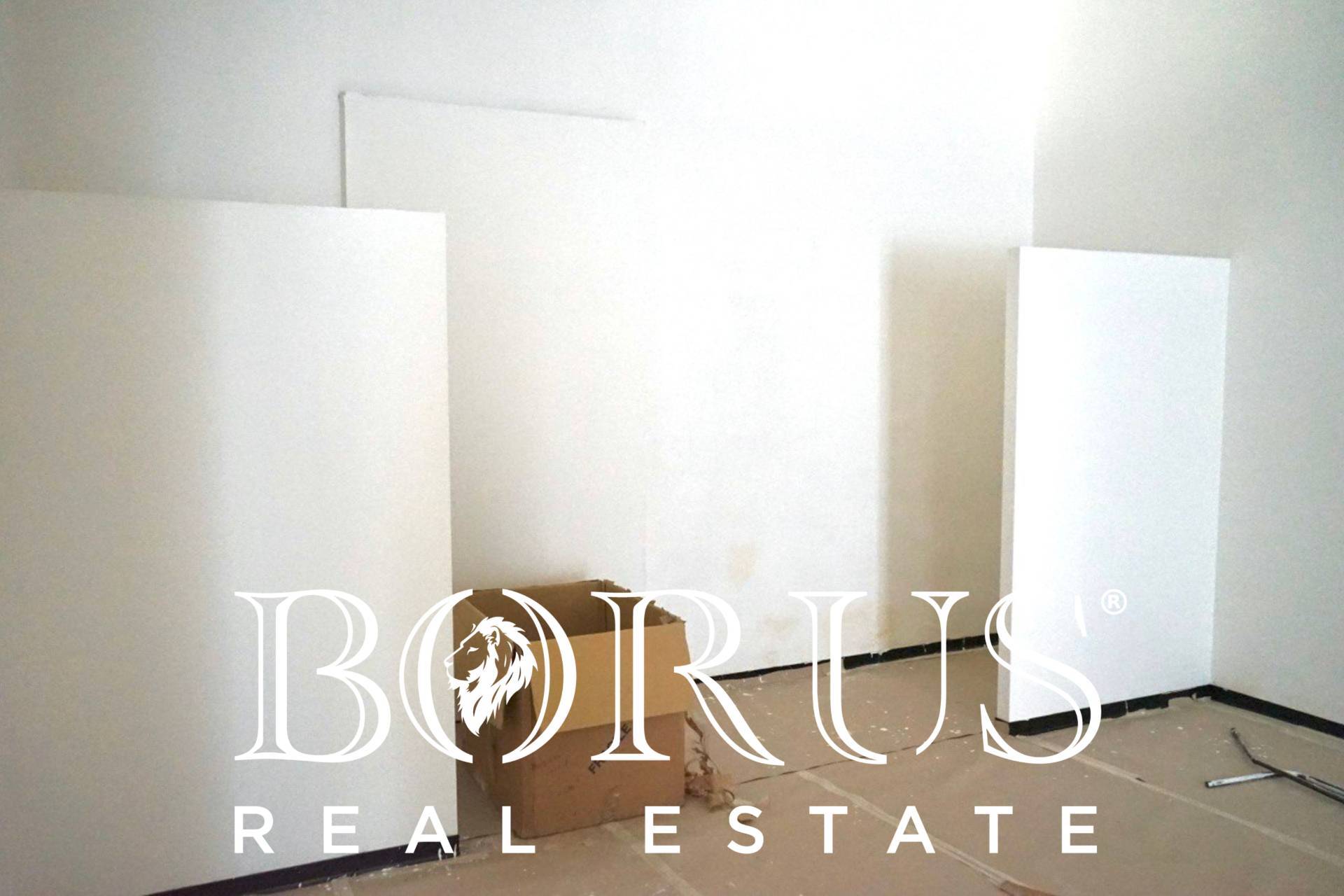 Locale commerciale in affitto a Aversa