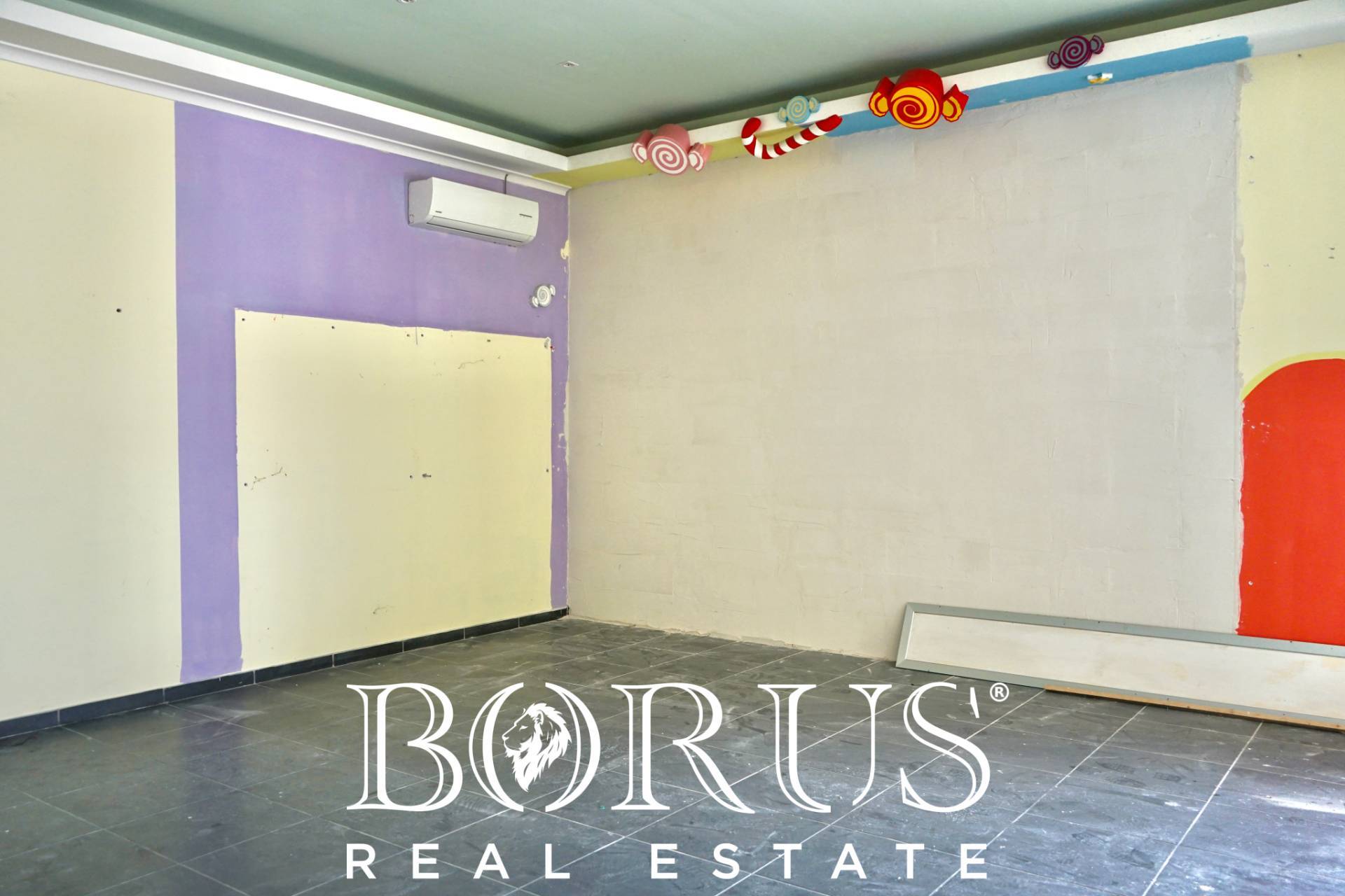 Locale commerciale in affitto a Cesa