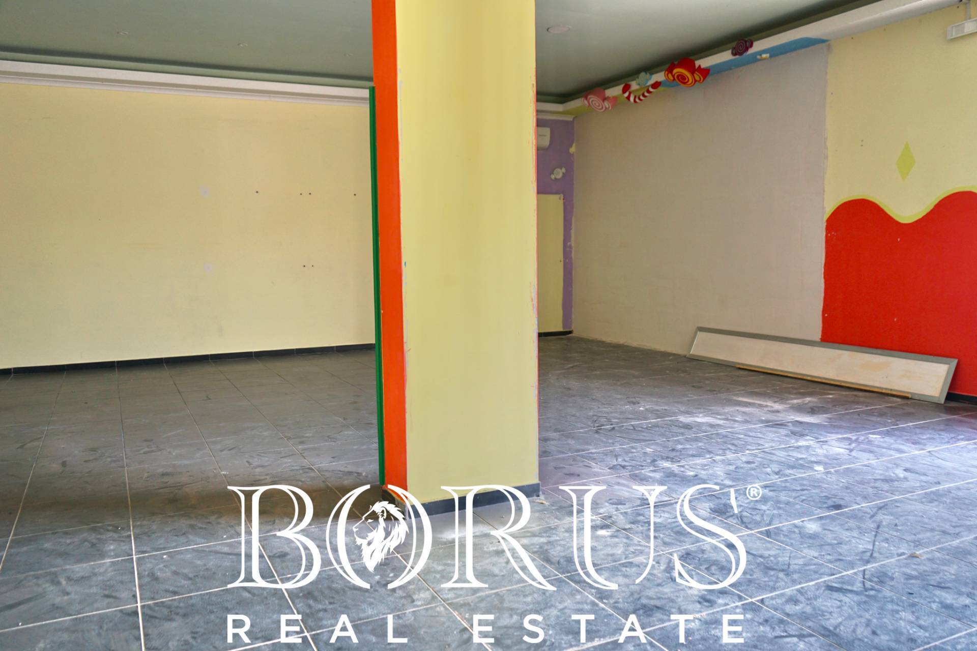 Locale commerciale in affitto a Cesa