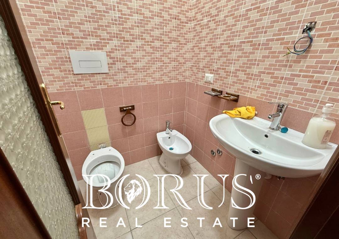 Locale commerciale in affitto a Frattamaggiore