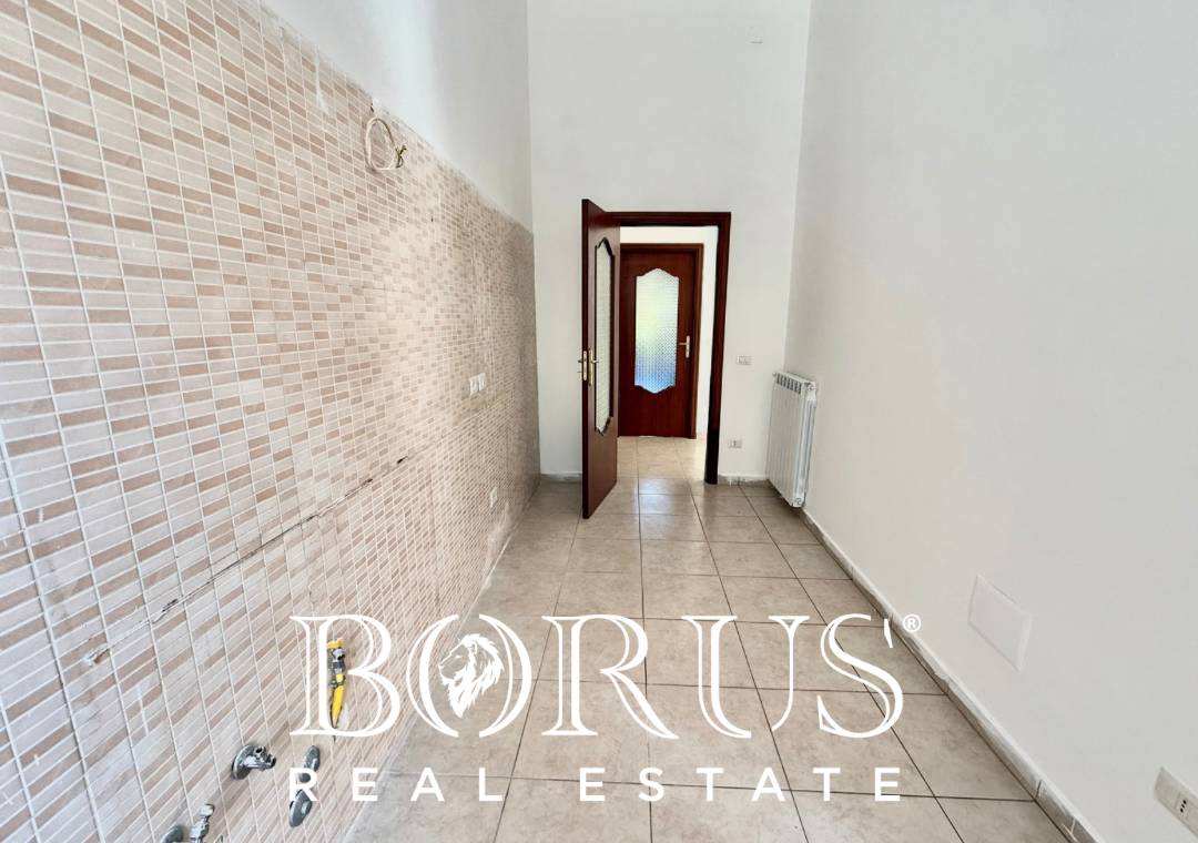 Locale commerciale in affitto a Frattamaggiore