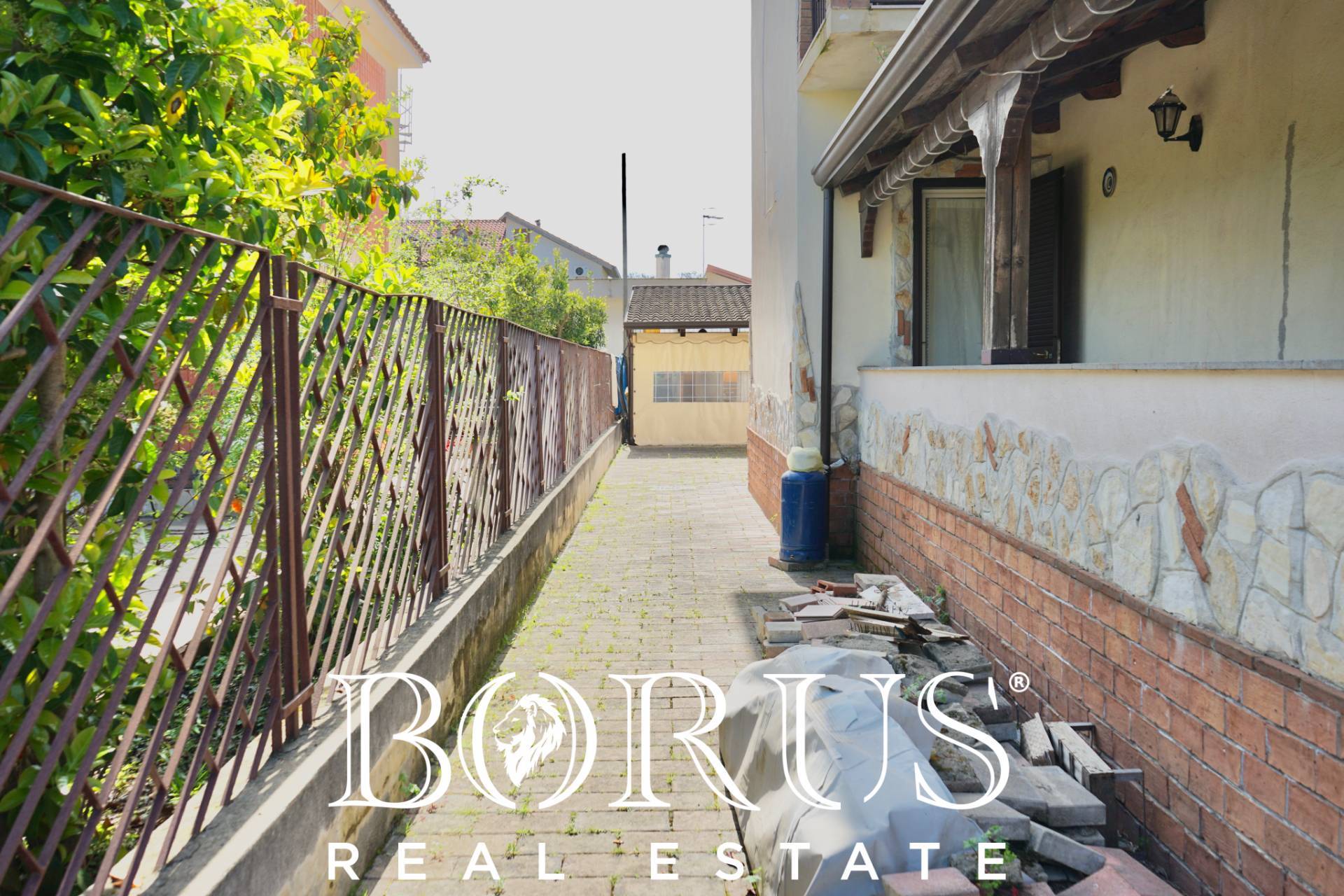 Villa in vendita a Castel Volturno