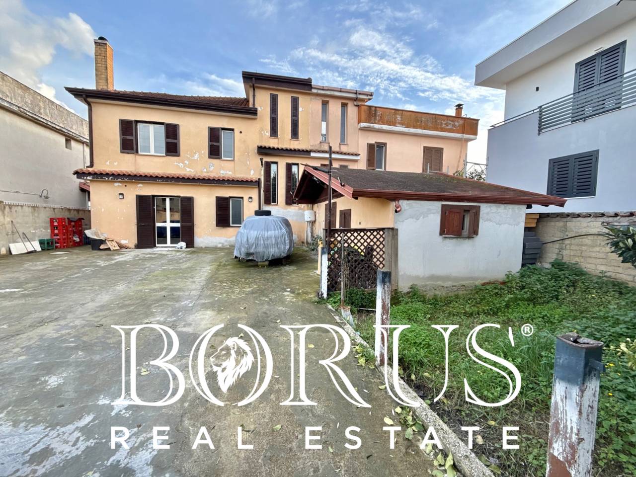 Casa singola in vendita a Castel Volturno, Fronte Villaggio Coppola