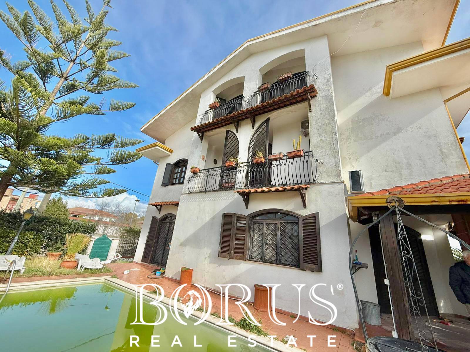 Villa in vendita a Castel Volturno