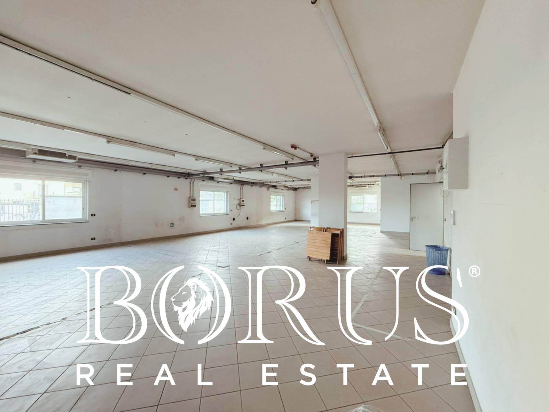 Locale commerciale in affitto a Gricignano di Aversa