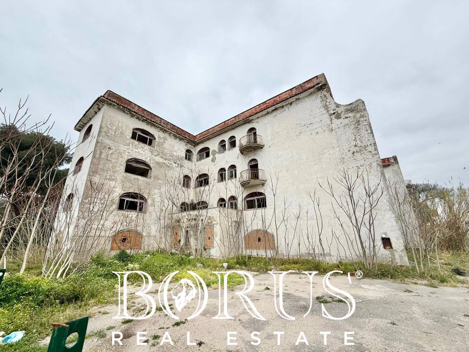 Stabile in vendita a Mondragone