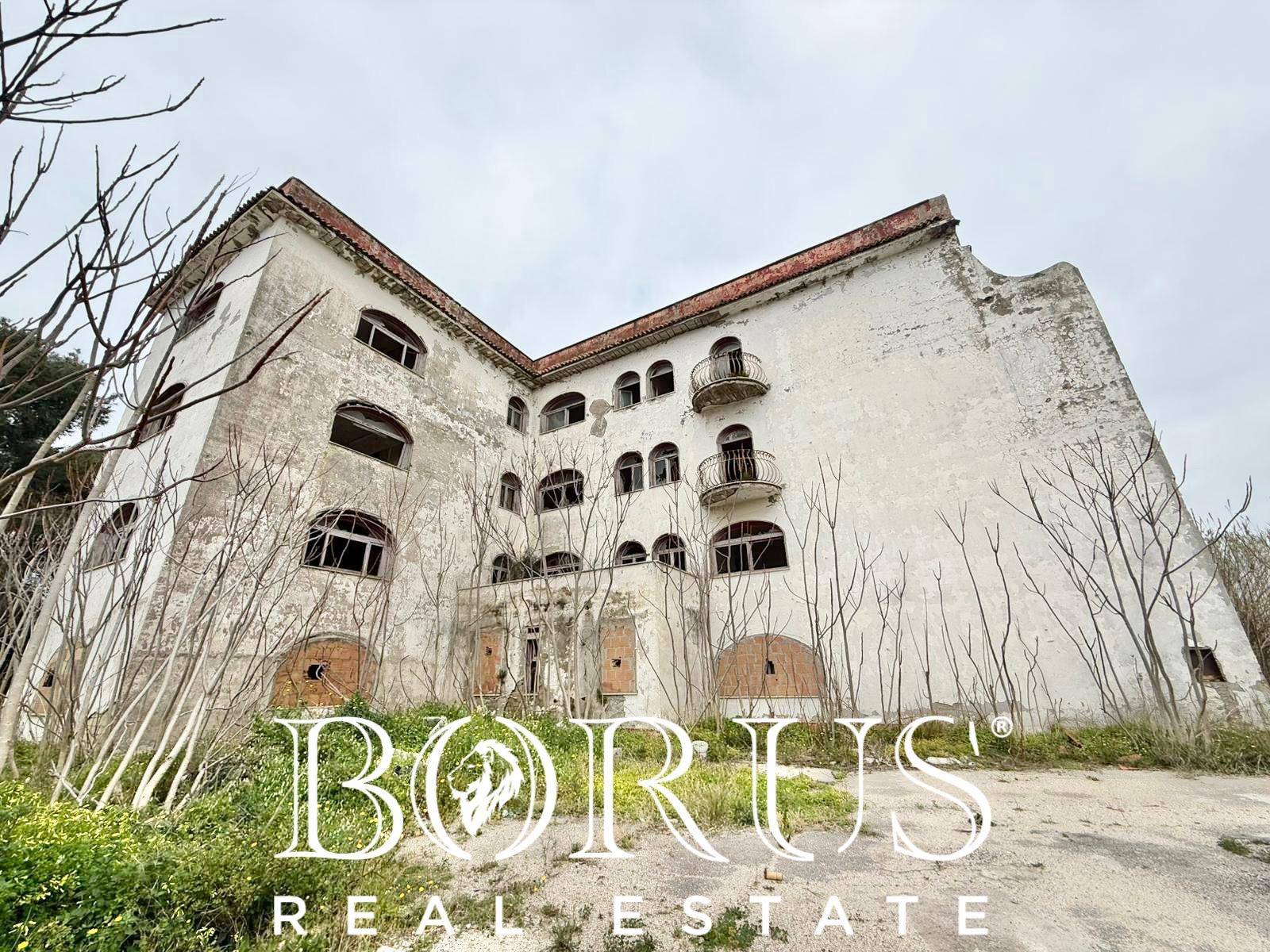 Stabile in vendita a Mondragone