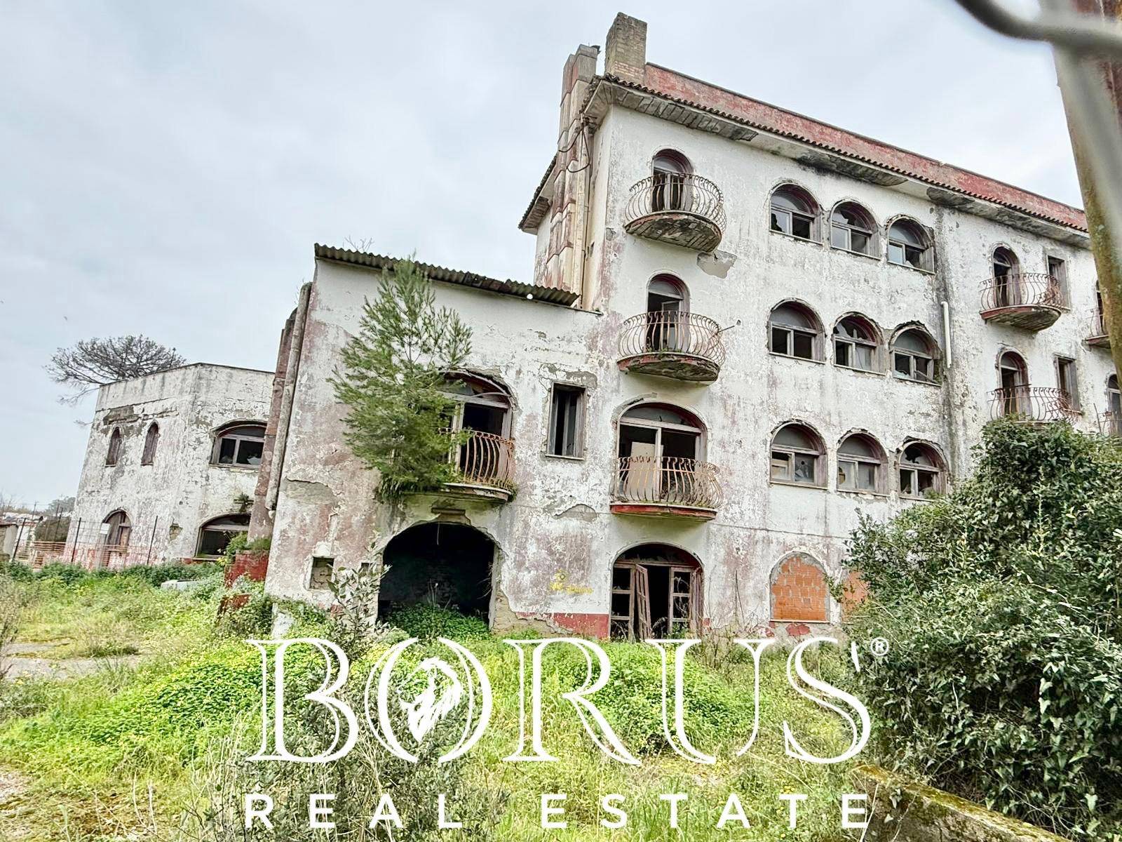 Stabile in vendita a Mondragone