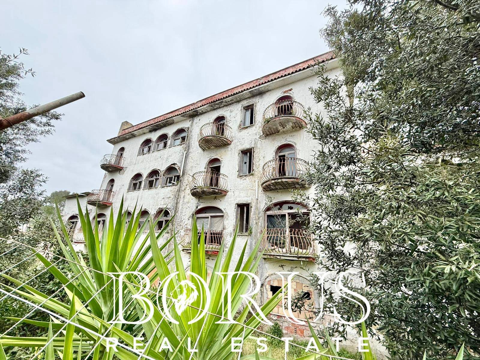 Stabile in vendita a Mondragone