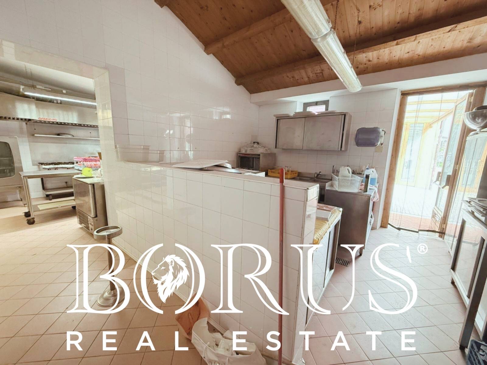 Attivit commerciale in vendita a Gaeta