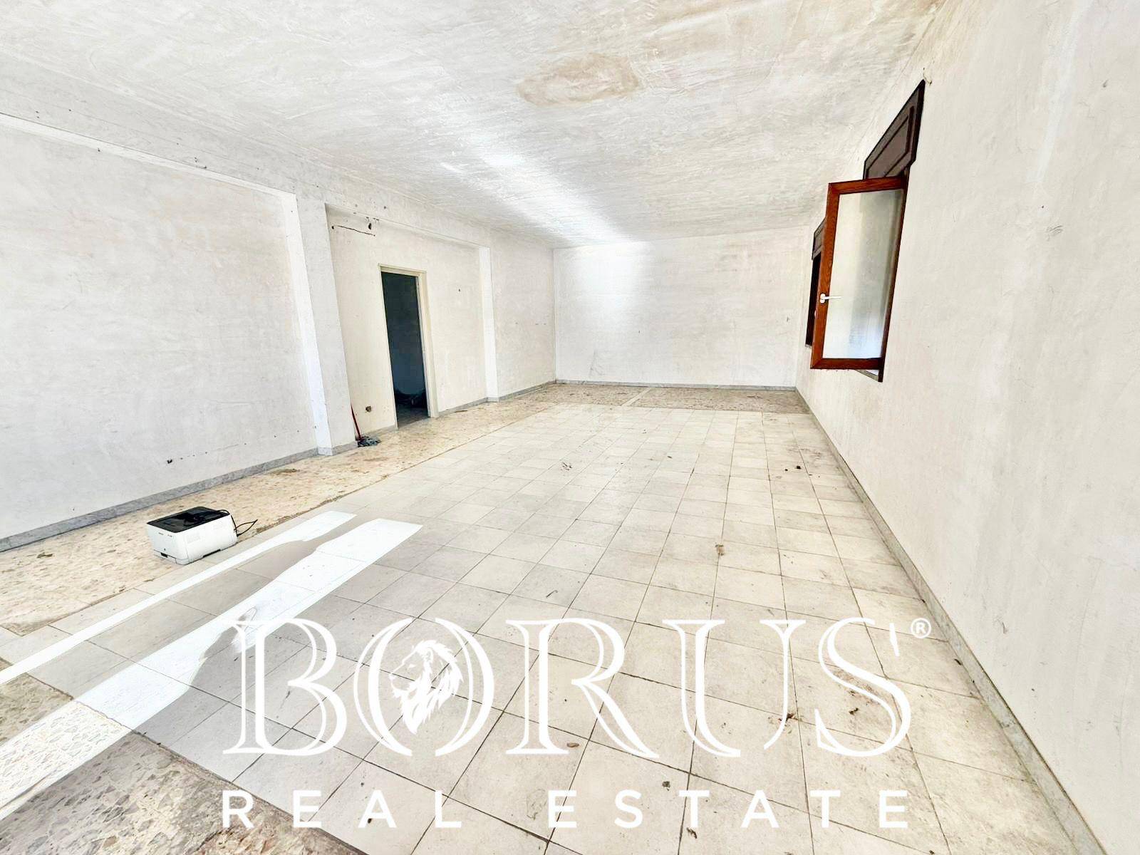 Locale commerciale in affitto a Castel Volturno, Mezzagni