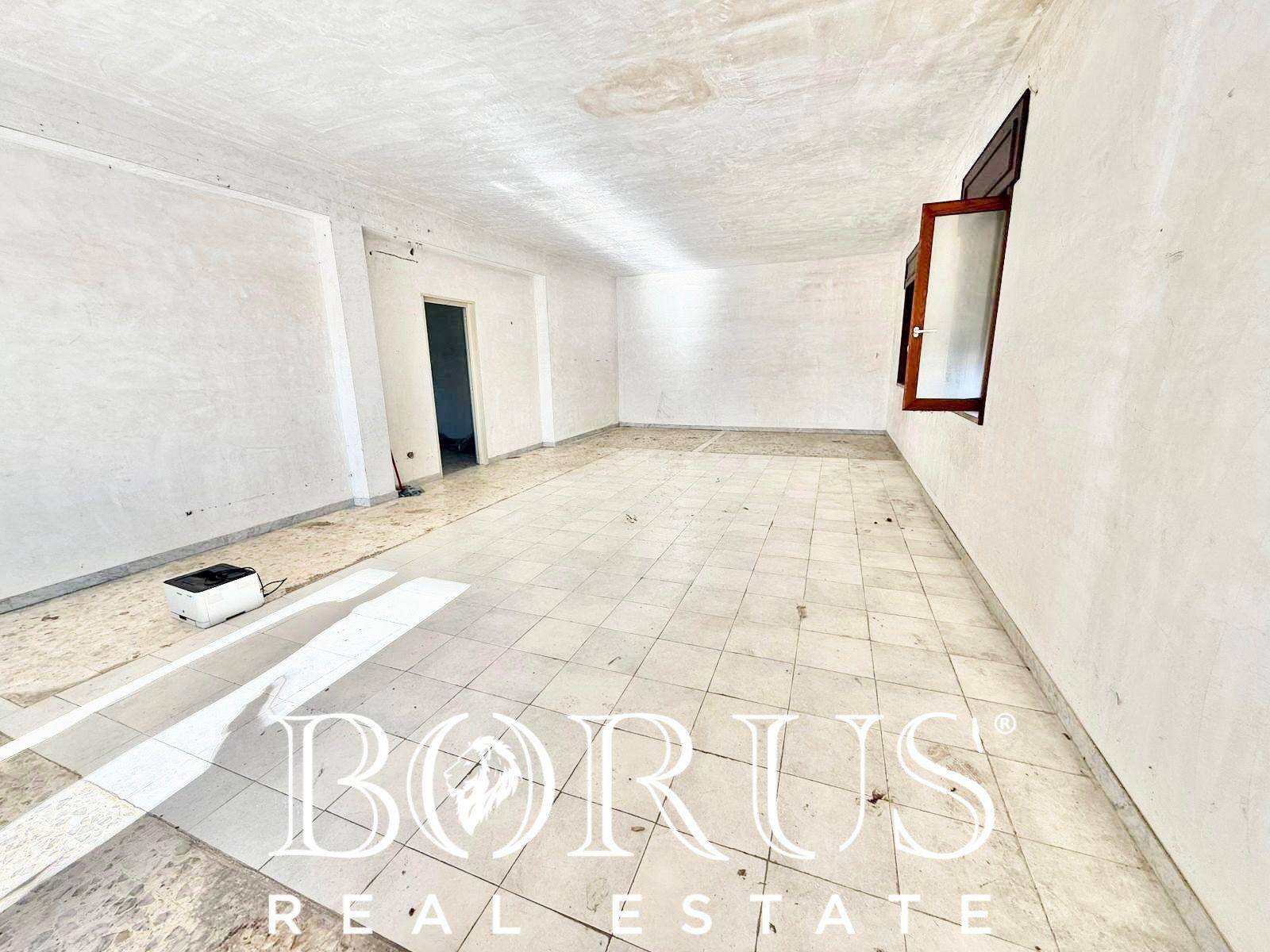 Locale commerciale in affitto a Castel Volturno, Mezzagni