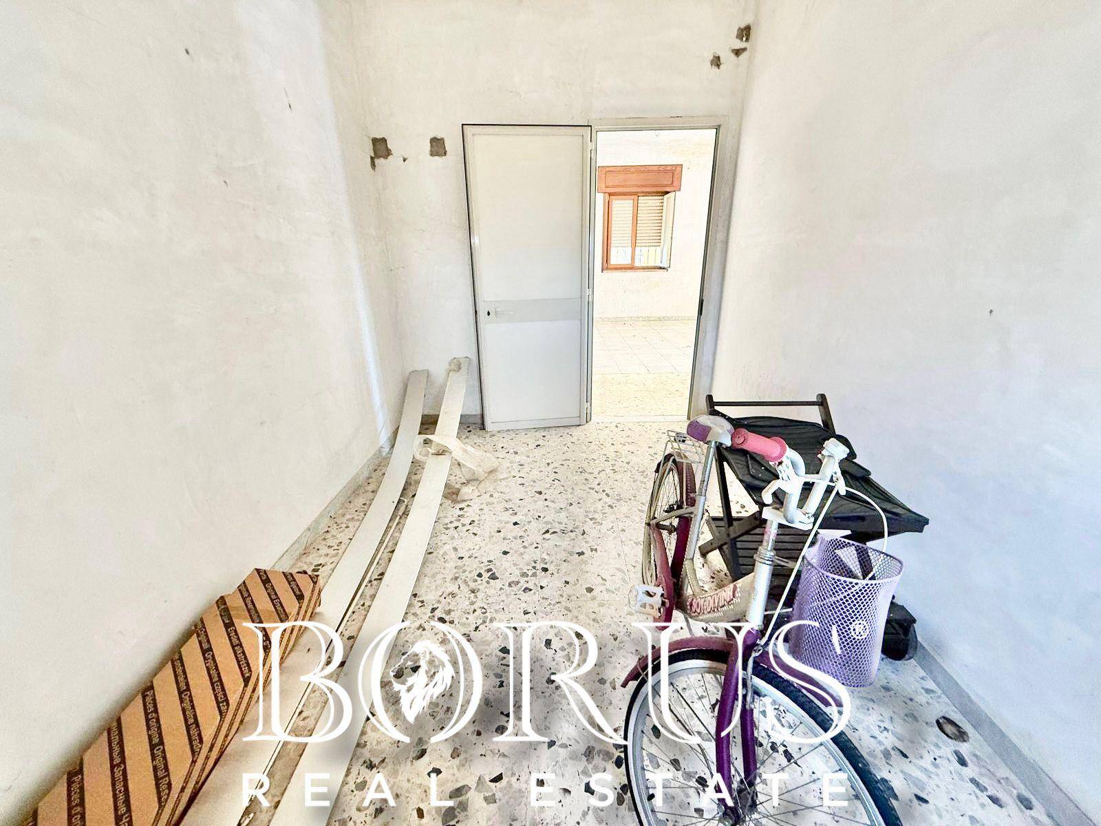 Locale commerciale in affitto a Castel Volturno, Mezzagni