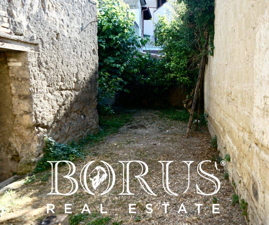 Box o garage in vendita a Aversa