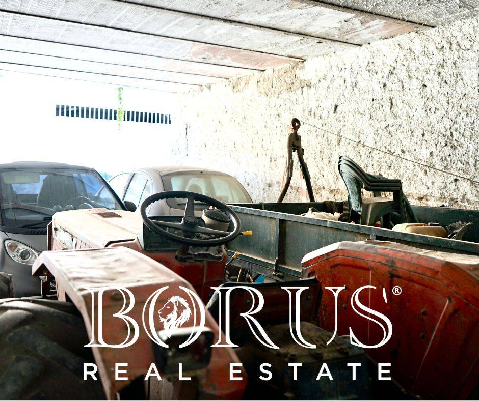 Box o garage in vendita a Aversa