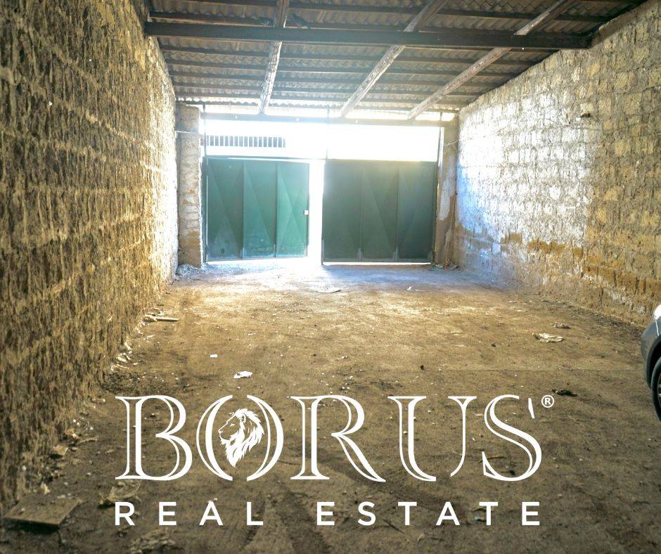 Box o garage in vendita a Aversa