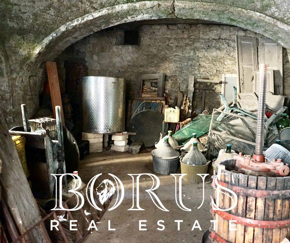 Box o garage in vendita a Aversa