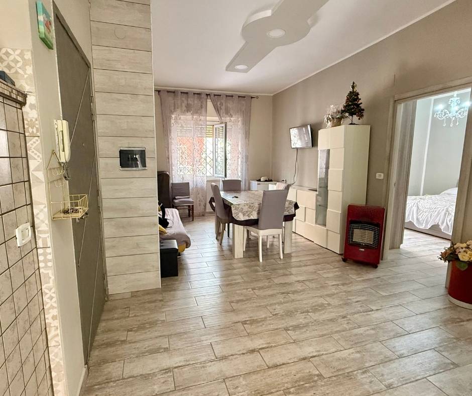 Appartamento in affitto a Mondragone